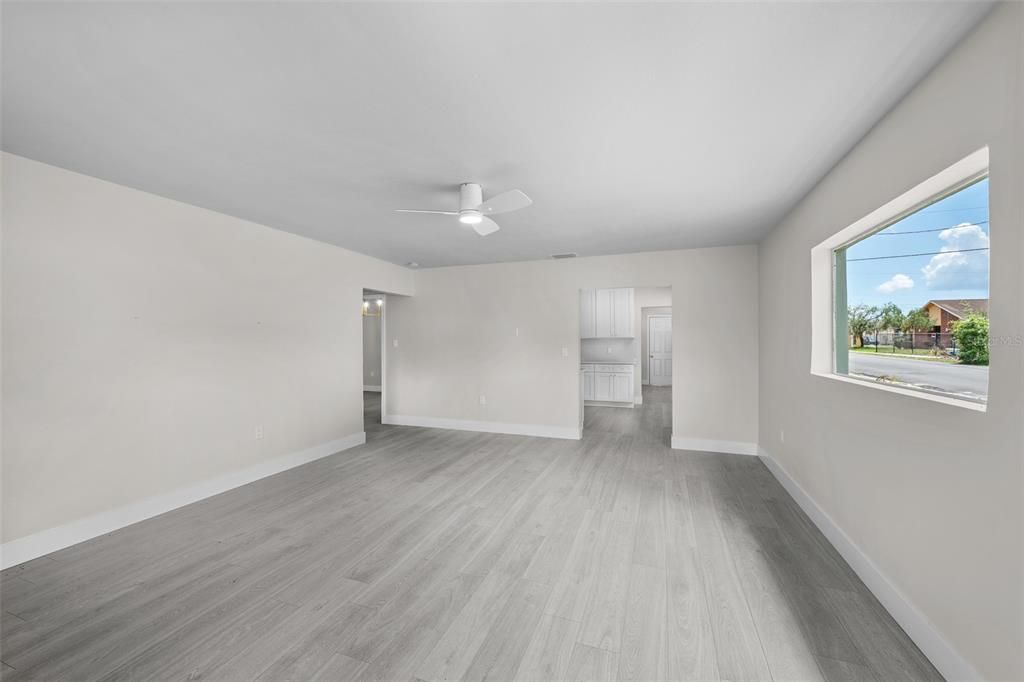 For Sale: $440,000 (3 beds, 2 baths, 1705 Square Feet)