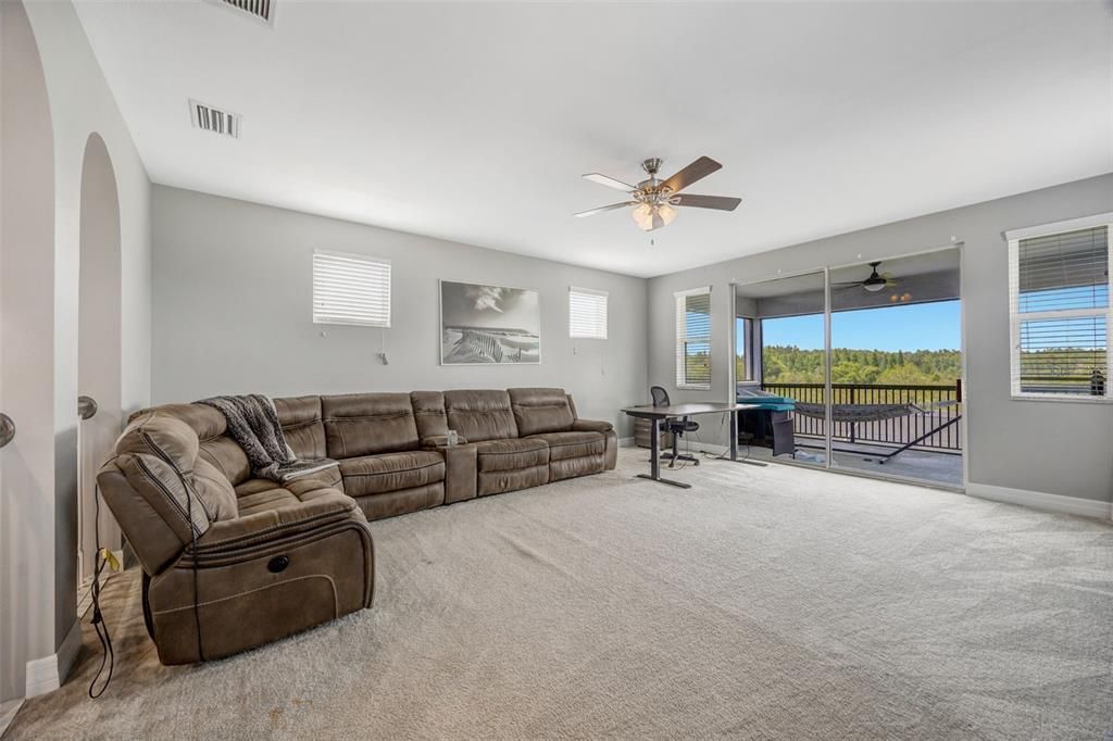 For Sale: $799,000 (5 beds, 3 baths, 4414 Square Feet)