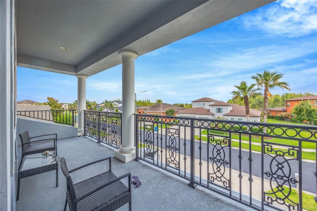 For Sale: $799,000 (5 beds, 3 baths, 4414 Square Feet)