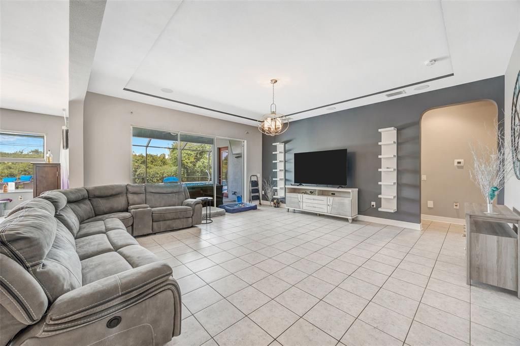 For Sale: $799,000 (5 beds, 3 baths, 4414 Square Feet)