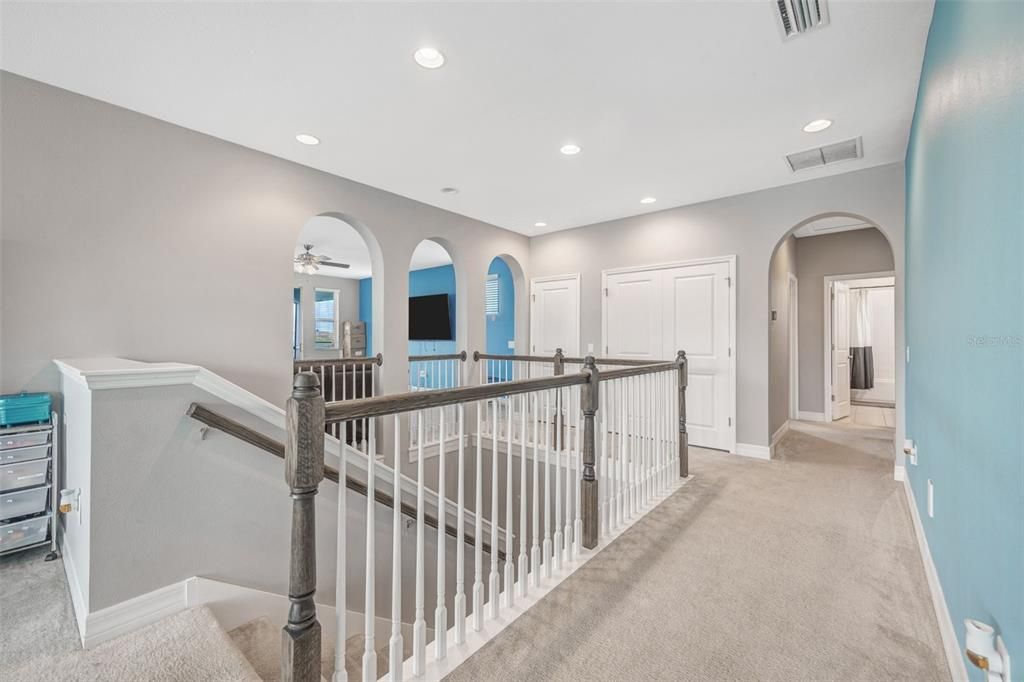 For Sale: $799,000 (5 beds, 3 baths, 4414 Square Feet)