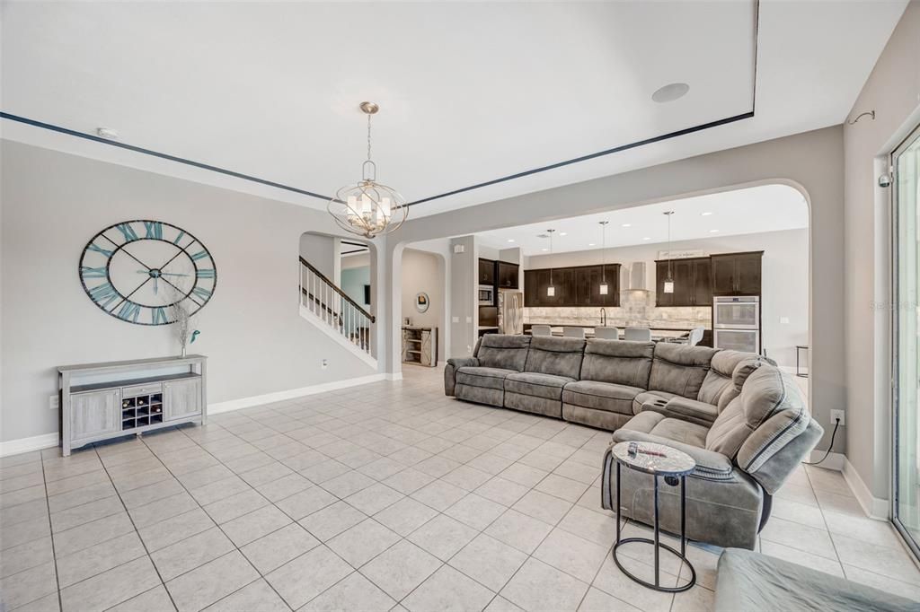 For Sale: $799,000 (5 beds, 3 baths, 4414 Square Feet)