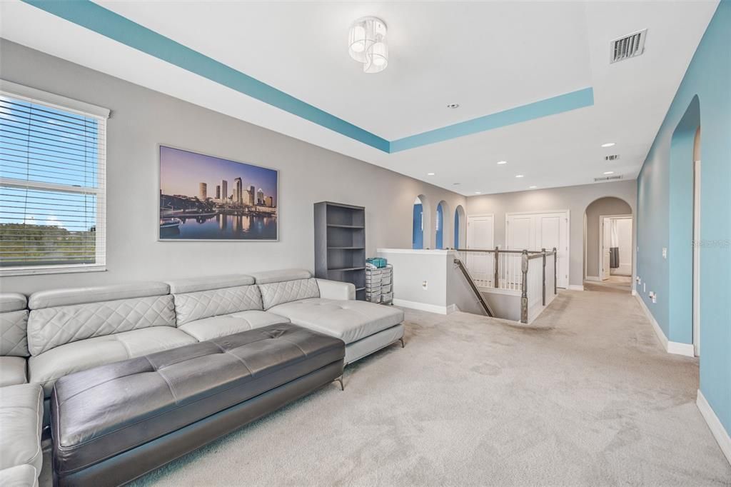 For Sale: $799,000 (5 beds, 3 baths, 4414 Square Feet)