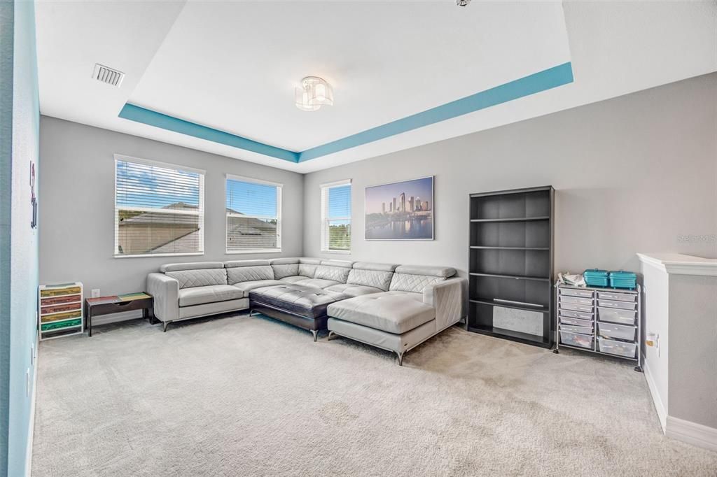 For Sale: $799,000 (5 beds, 3 baths, 4414 Square Feet)