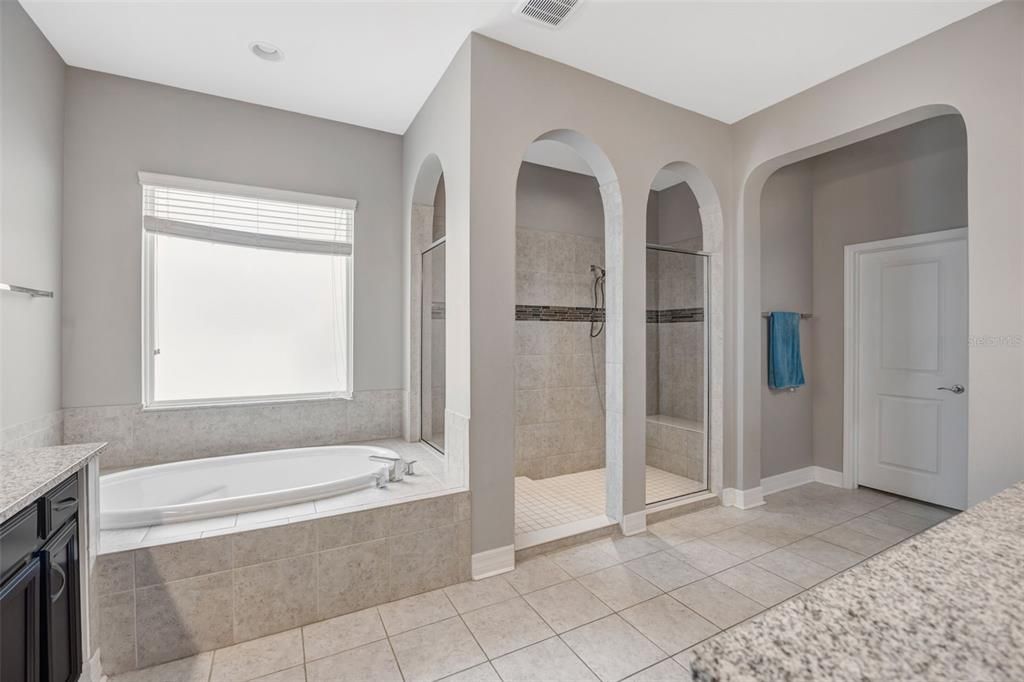 For Sale: $799,000 (5 beds, 3 baths, 4414 Square Feet)