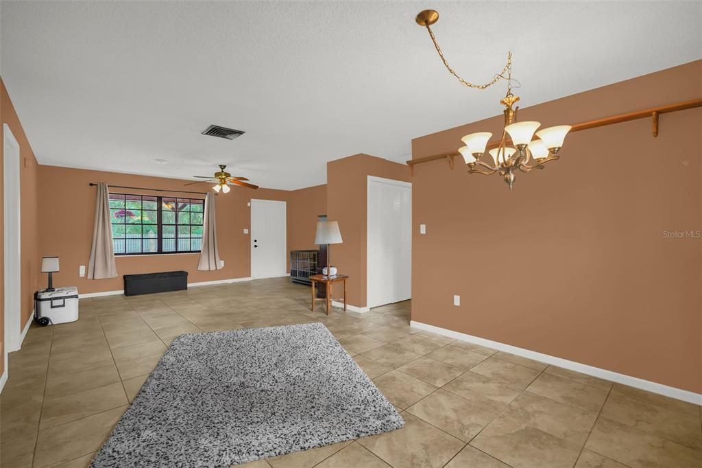 For Sale: $389,900 (3 beds, 2 baths, 1620 Square Feet)