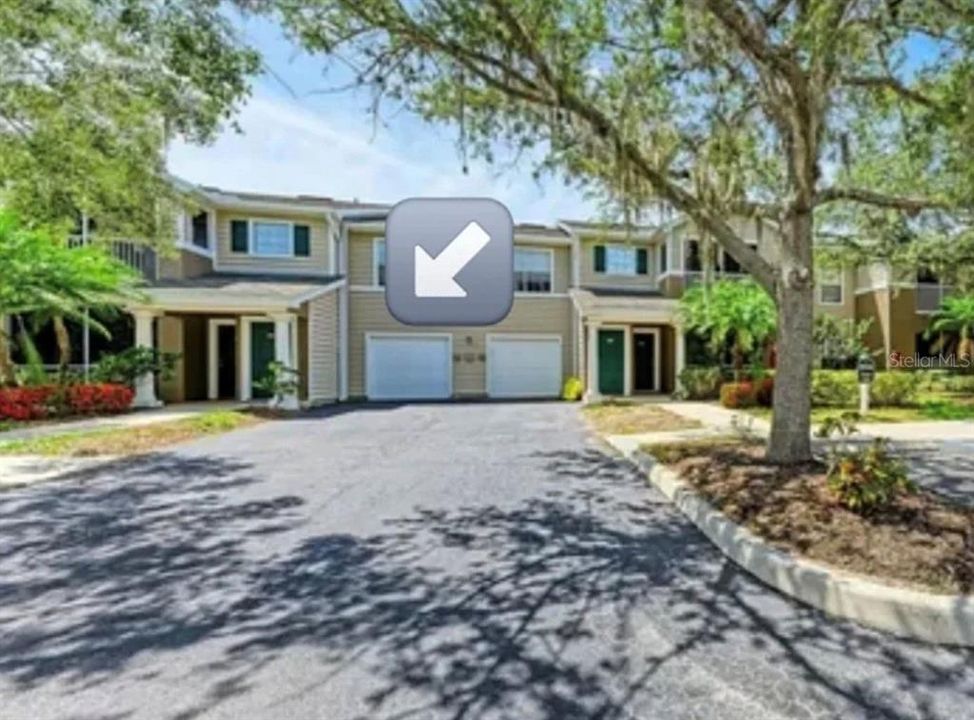 For Sale: $199,000 (1 beds, 1 baths, 732 Square Feet)