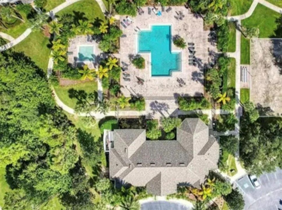 For Sale: $199,000 (1 beds, 1 baths, 732 Square Feet)