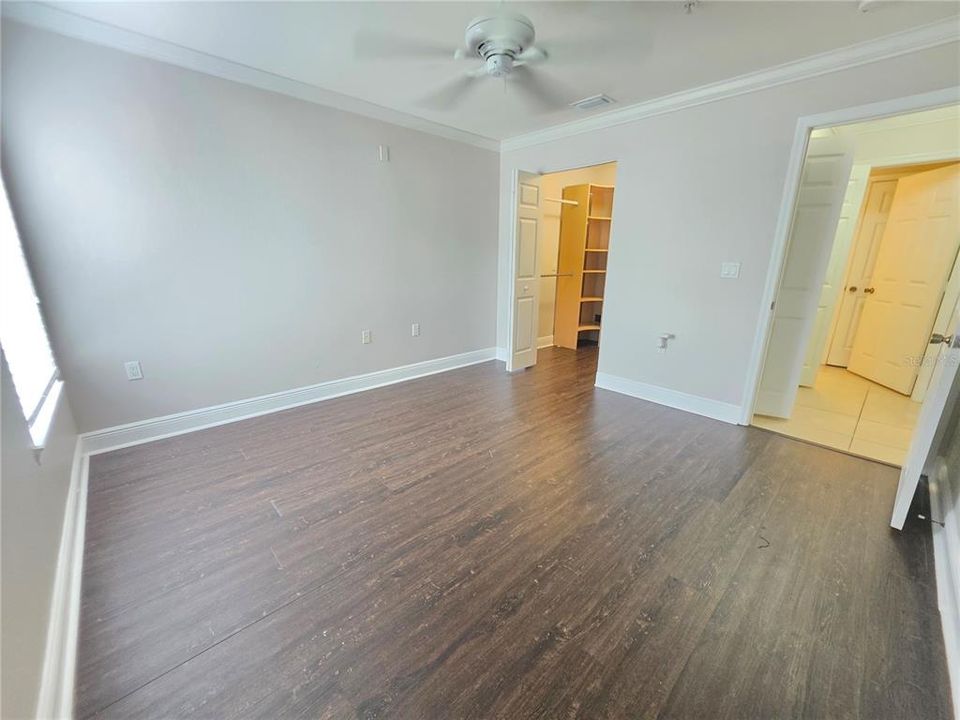 For Sale: $199,000 (1 beds, 1 baths, 732 Square Feet)