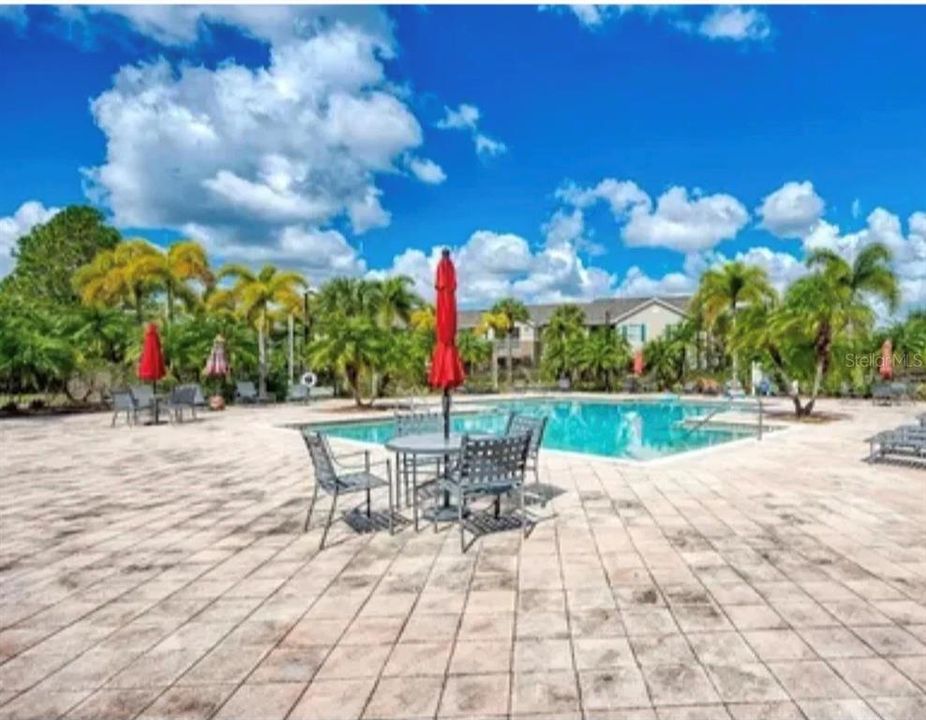 For Sale: $199,000 (1 beds, 1 baths, 732 Square Feet)