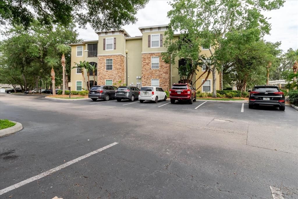 For Sale: $170,000 (1 beds, 1 baths, 769 Square Feet)