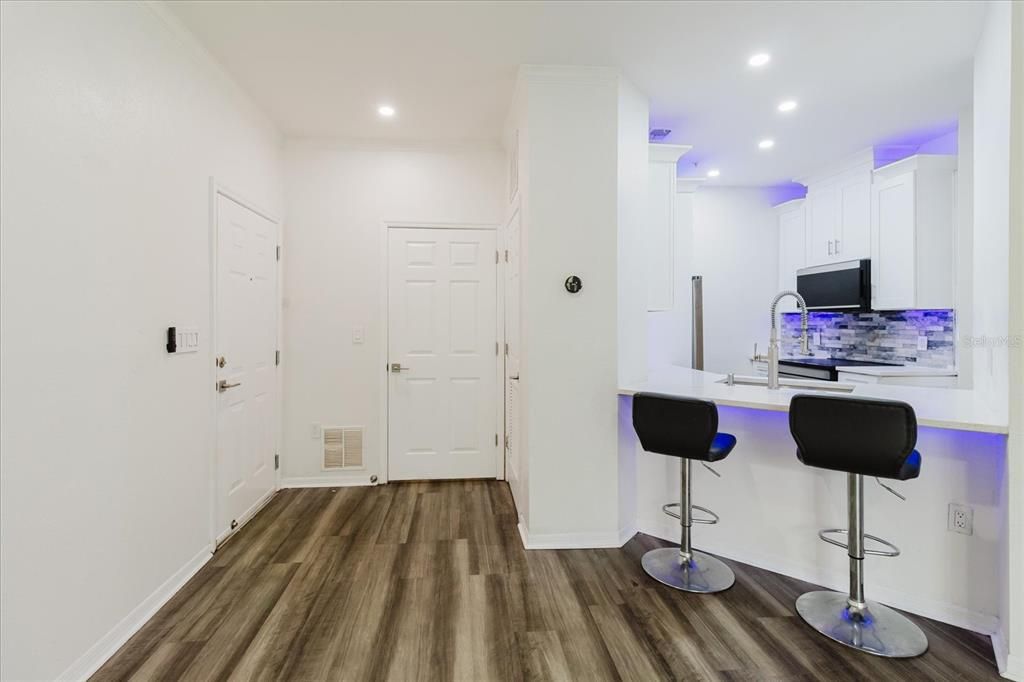For Sale: $170,000 (1 beds, 1 baths, 769 Square Feet)