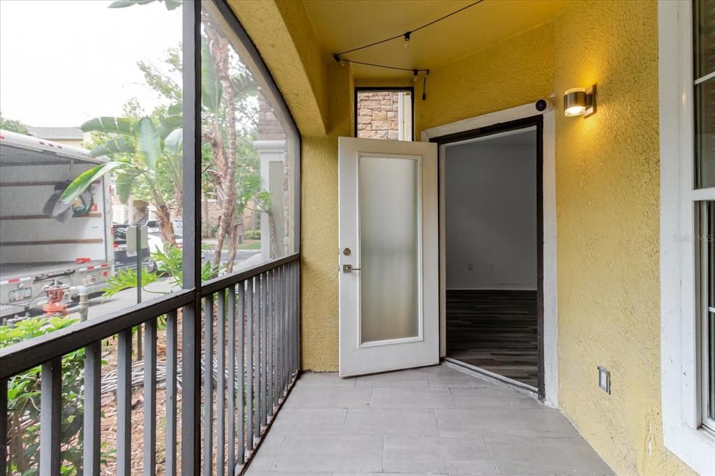 For Sale: $170,000 (1 beds, 1 baths, 769 Square Feet)