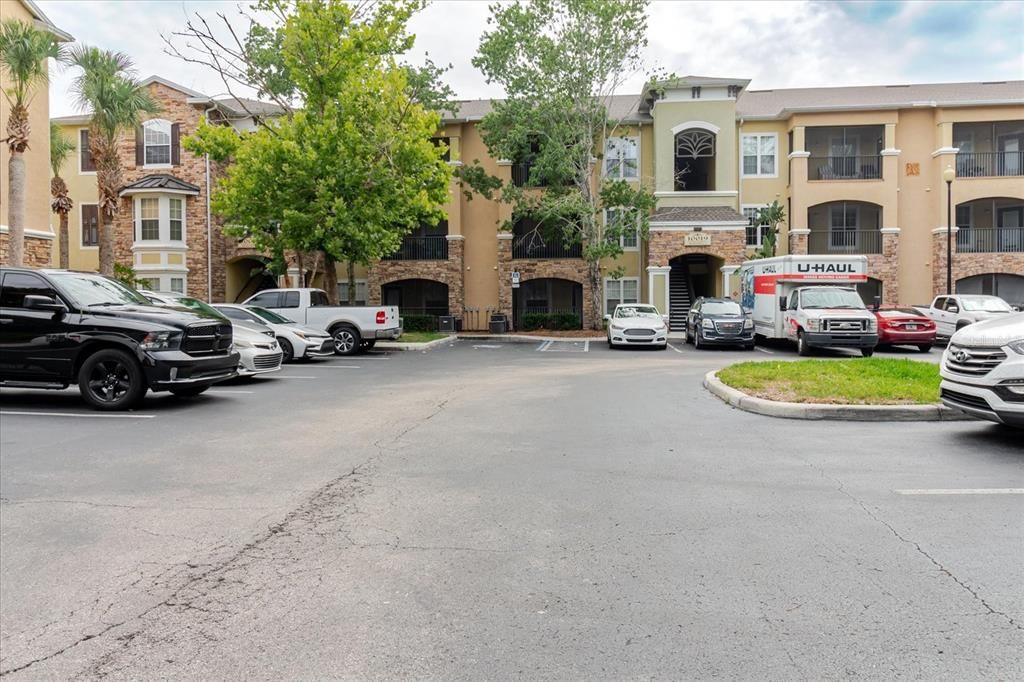 For Sale: $170,000 (1 beds, 1 baths, 769 Square Feet)