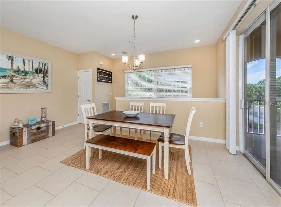 For Rent: $2,150 (2 beds, 2 baths, 1135 Square Feet)
