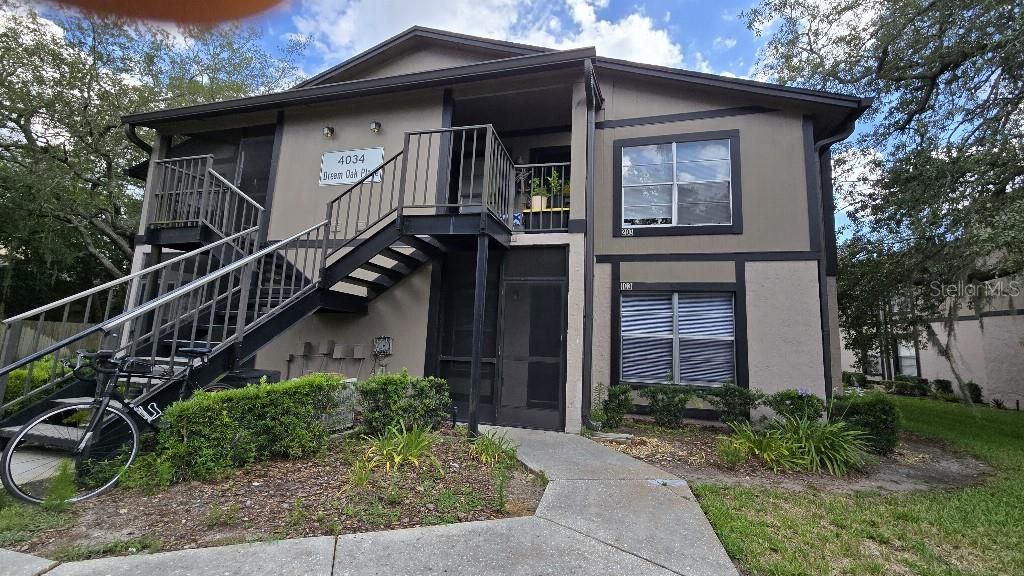 For Sale: $162,500 (2 beds, 2 baths, 912 Square Feet)