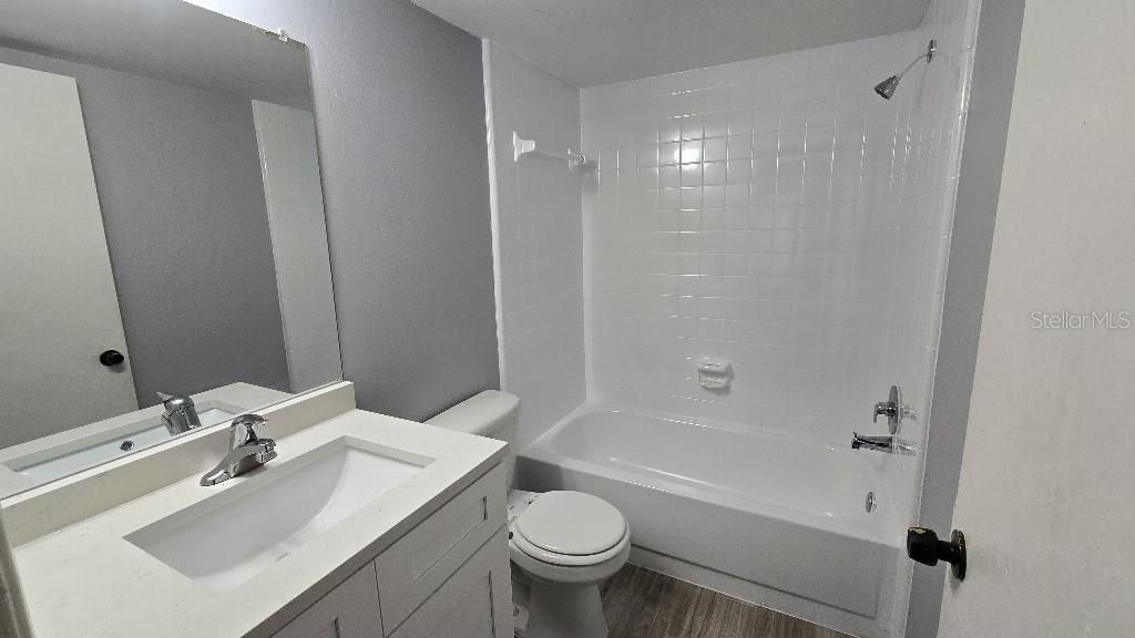 For Sale: $162,500 (2 beds, 2 baths, 912 Square Feet)