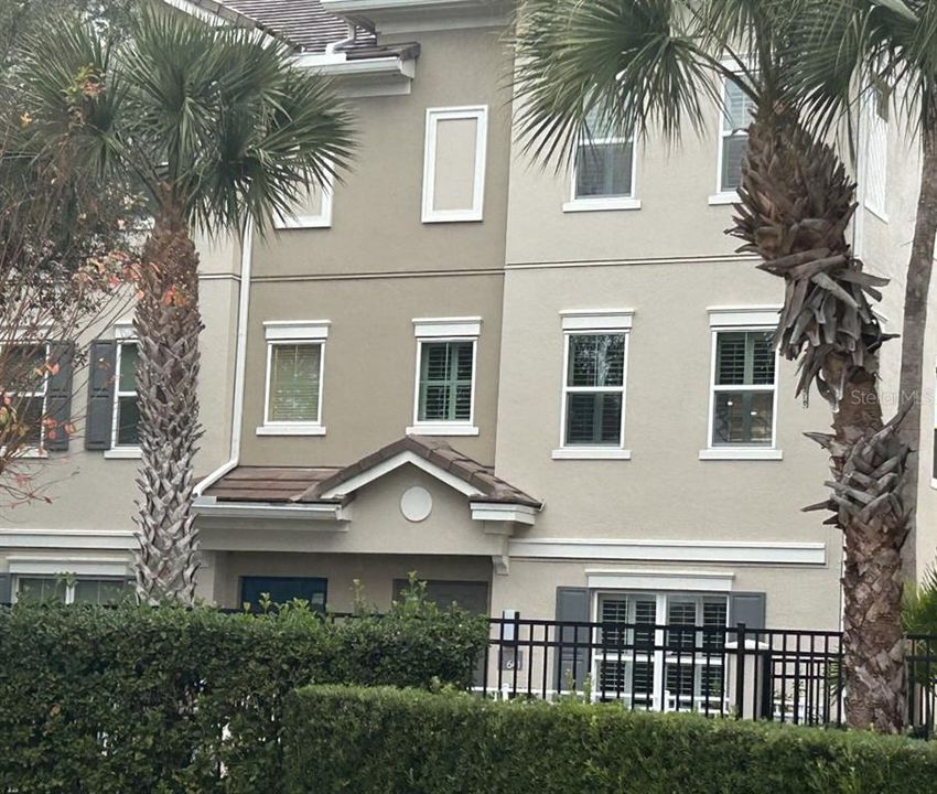 For Sale: $429,000 (3 beds, 3 baths, 2024 Square Feet)