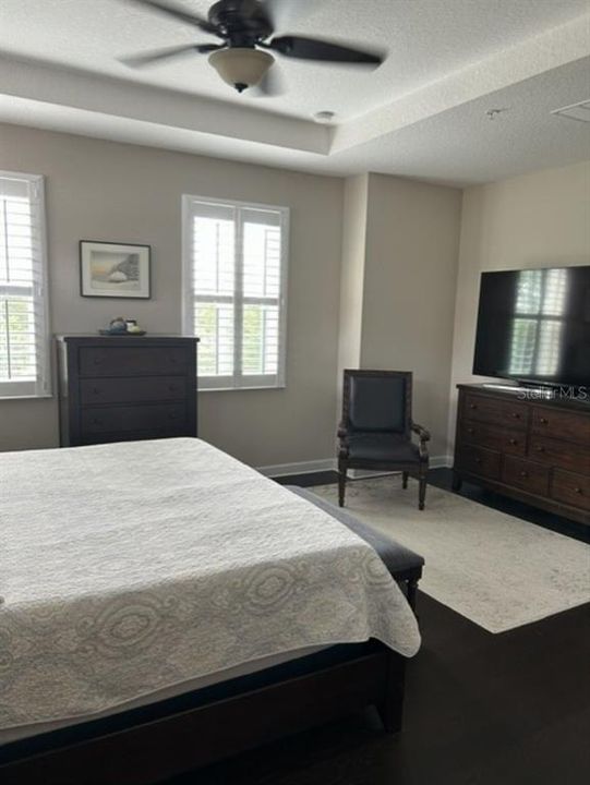 For Sale: $429,000 (3 beds, 3 baths, 2024 Square Feet)