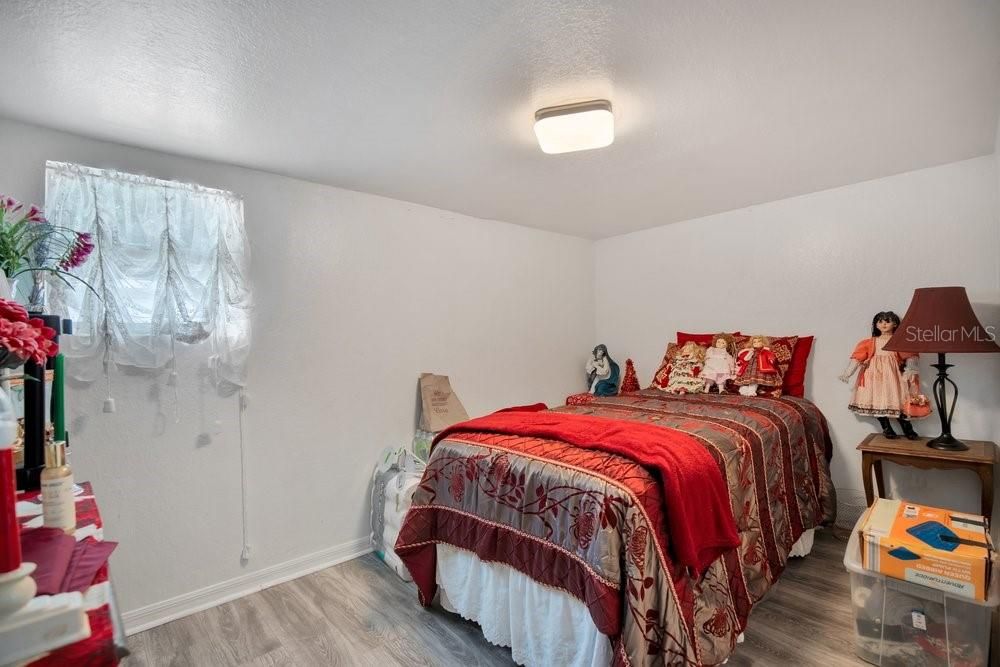 For Sale: $249,000 (5 beds, 3 baths, 1652 Square Feet)