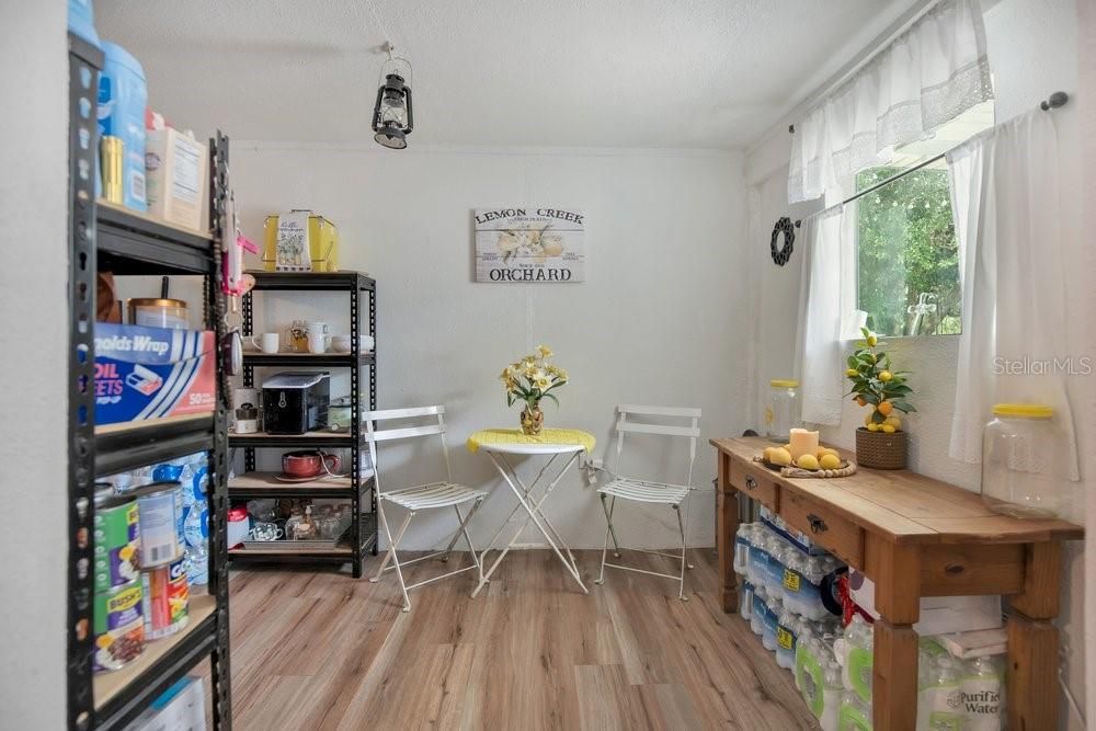 For Sale: $249,000 (5 beds, 3 baths, 1652 Square Feet)