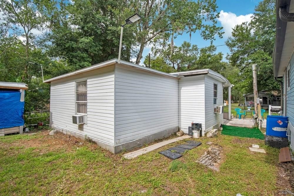For Sale: $249,000 (5 beds, 3 baths, 1652 Square Feet)