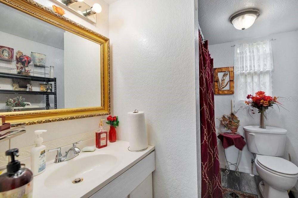 For Sale: $249,000 (5 beds, 3 baths, 1652 Square Feet)