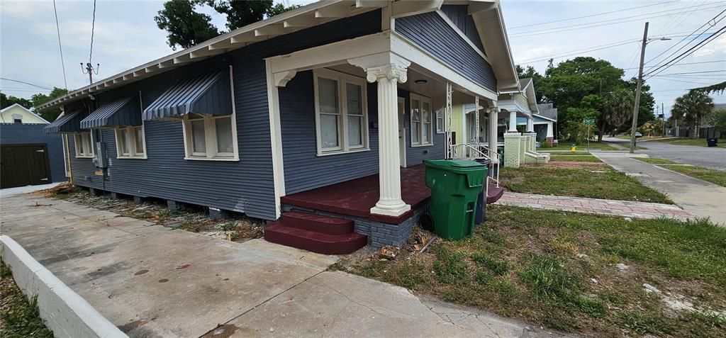 For Rent: $2,500 (3 beds, 2 baths, 1420 Square Feet)
