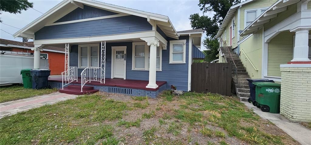 For Rent: $2,500 (3 beds, 2 baths, 1420 Square Feet)