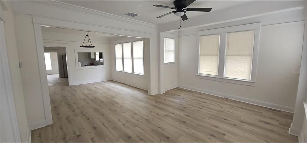 For Rent: $2,500 (3 beds, 2 baths, 1420 Square Feet)