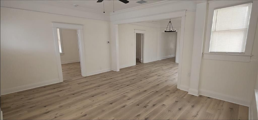 For Rent: $2,500 (3 beds, 2 baths, 1420 Square Feet)