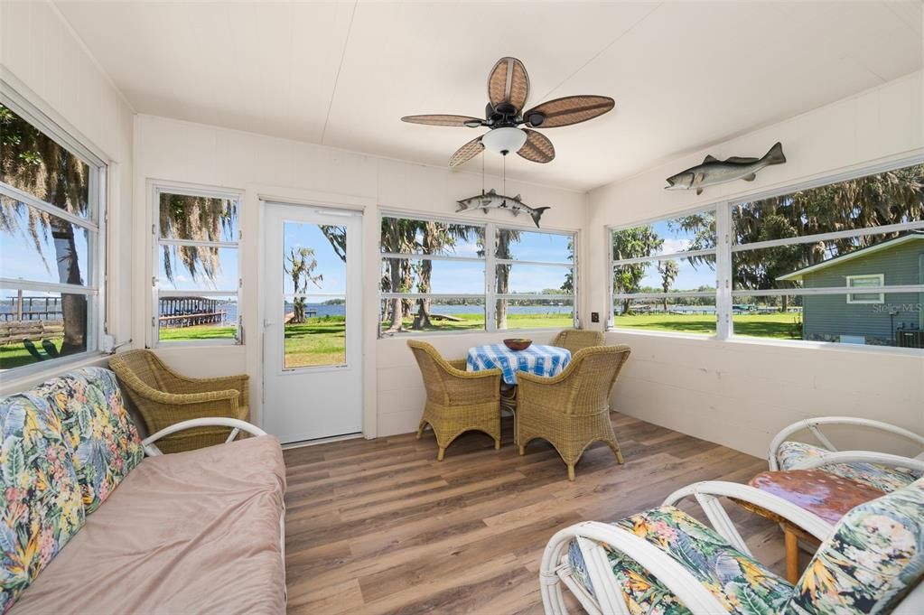 For Sale: $625,000 (2 beds, 1 baths, 1300 Square Feet)