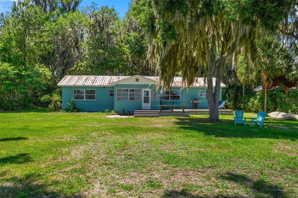 For Sale: $625,000 (2 beds, 1 baths, 1300 Square Feet)
