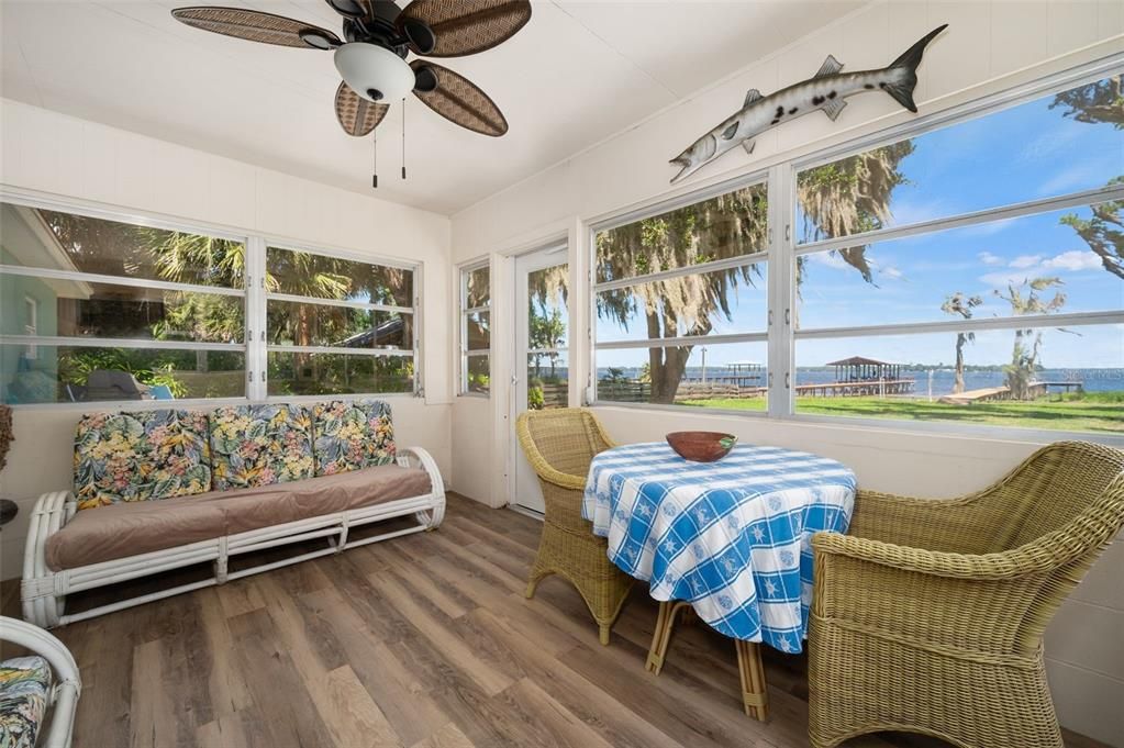 For Sale: $625,000 (2 beds, 1 baths, 1300 Square Feet)
