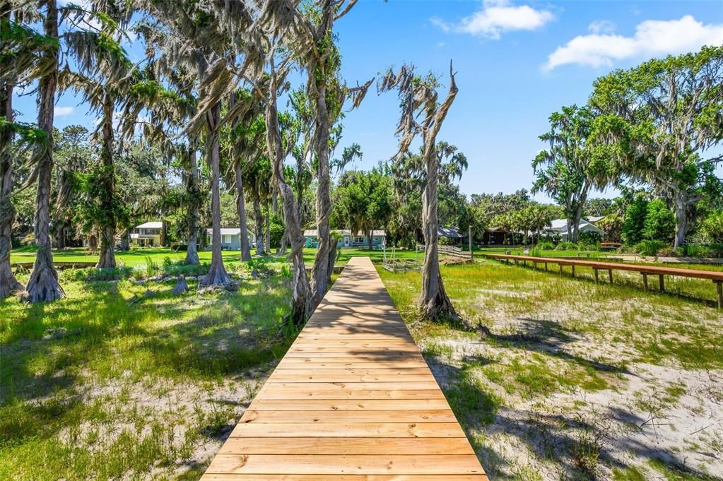 For Sale: $625,000 (2 beds, 1 baths, 1300 Square Feet)