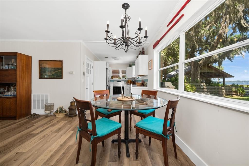 For Sale: $625,000 (2 beds, 1 baths, 1300 Square Feet)