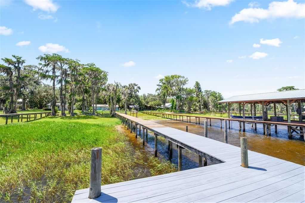 For Sale: $625,000 (2 beds, 1 baths, 1300 Square Feet)