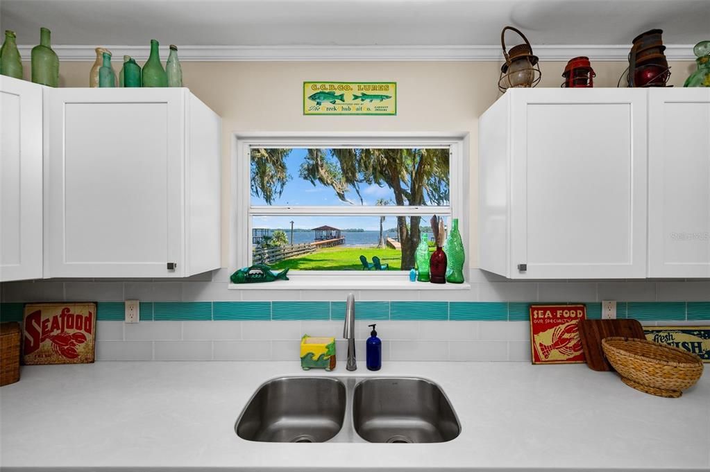 For Sale: $625,000 (2 beds, 1 baths, 1300 Square Feet)