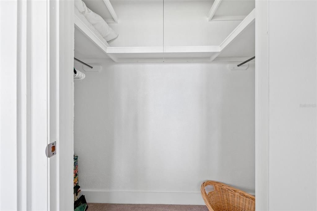 For Sale: $625,000 (2 beds, 1 baths, 1300 Square Feet)
