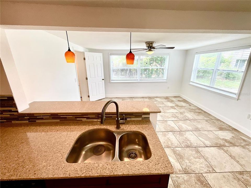 For Rent: $1,895 (3 beds, 2 baths, 1275 Square Feet)