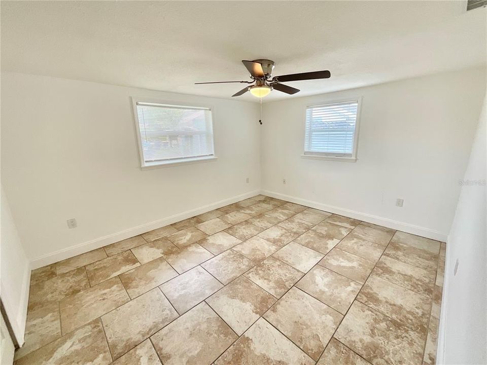 For Rent: $1,895 (3 beds, 2 baths, 1275 Square Feet)