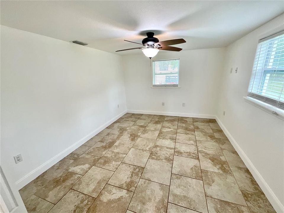 For Rent: $1,895 (3 beds, 2 baths, 1275 Square Feet)