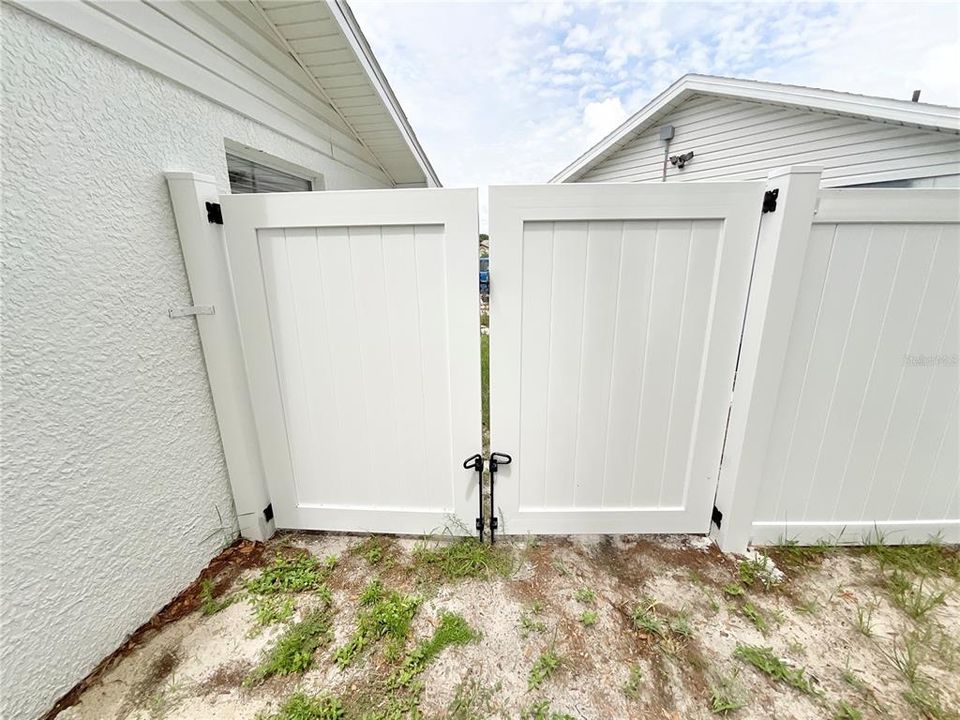 For Rent: $1,895 (3 beds, 2 baths, 1275 Square Feet)