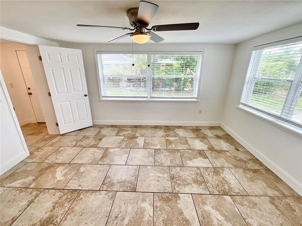 For Rent: $1,895 (3 beds, 2 baths, 1275 Square Feet)