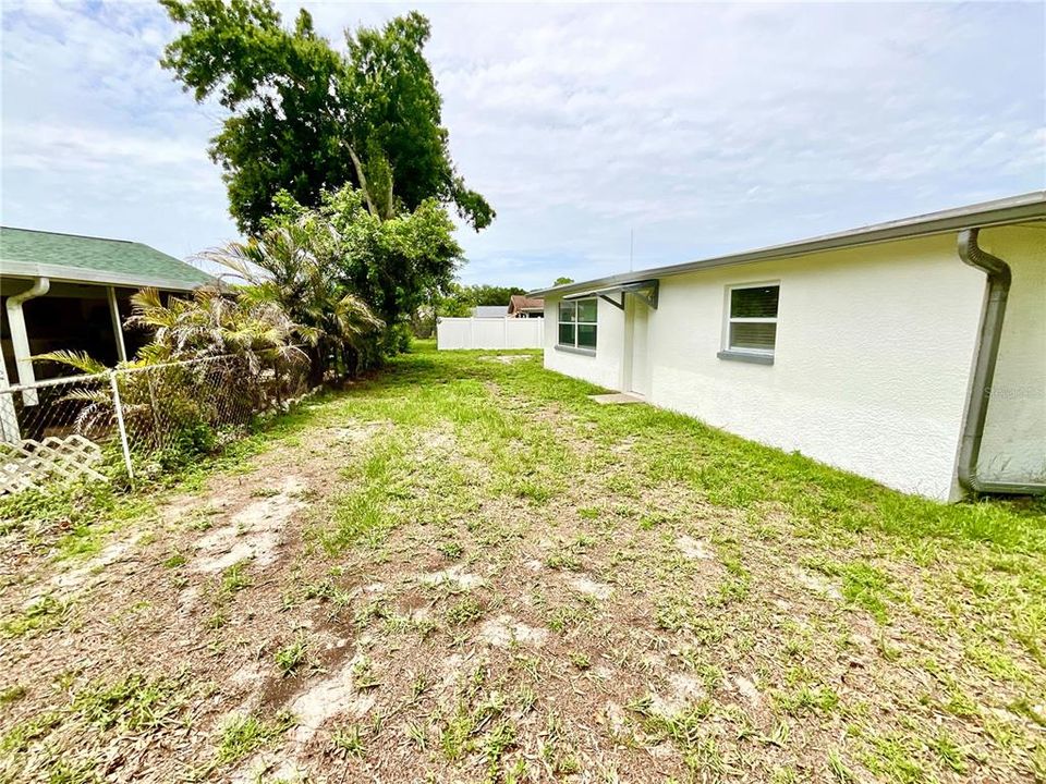 For Rent: $1,895 (3 beds, 2 baths, 1275 Square Feet)