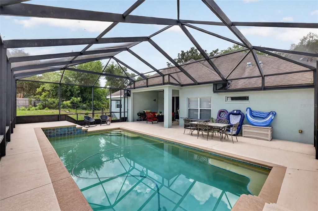 For Sale: $465,000 (4 beds, 2 baths, 1939 Square Feet)