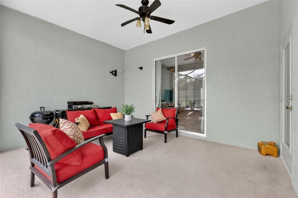 For Sale: $465,000 (4 beds, 2 baths, 1939 Square Feet)