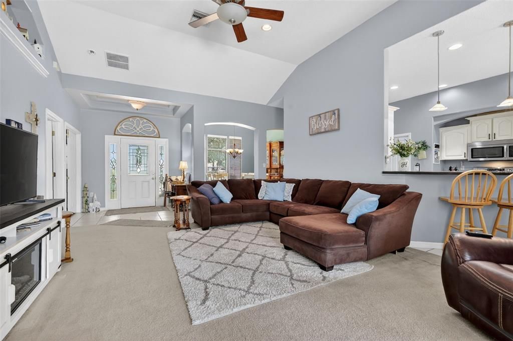 For Sale: $465,000 (4 beds, 2 baths, 1939 Square Feet)