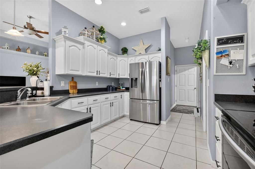 For Sale: $465,000 (4 beds, 2 baths, 1939 Square Feet)