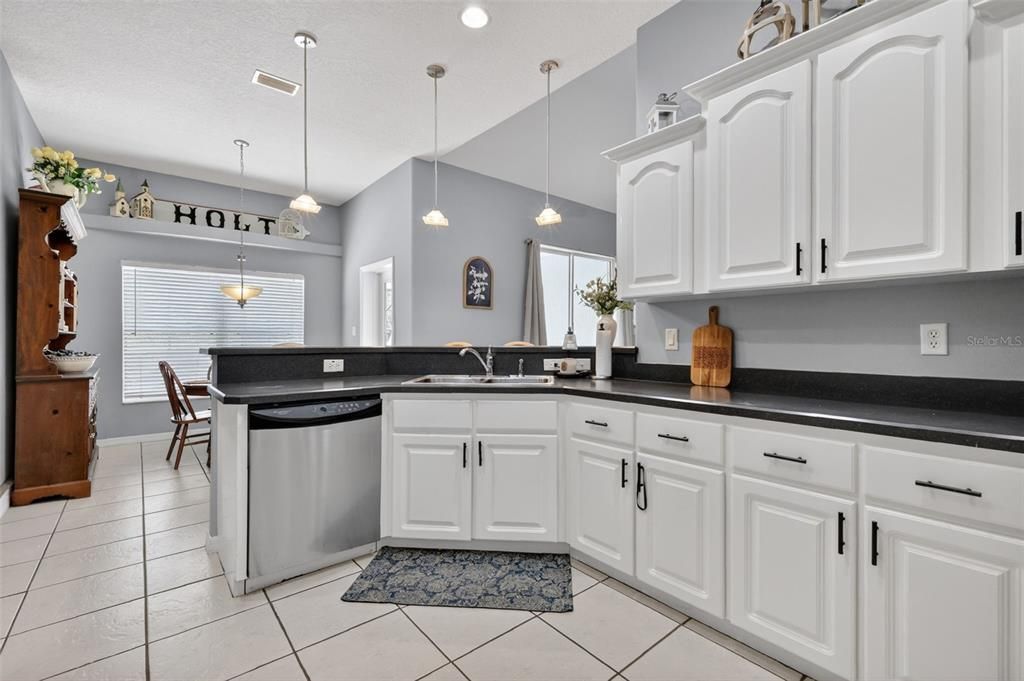 For Sale: $465,000 (4 beds, 2 baths, 1939 Square Feet)